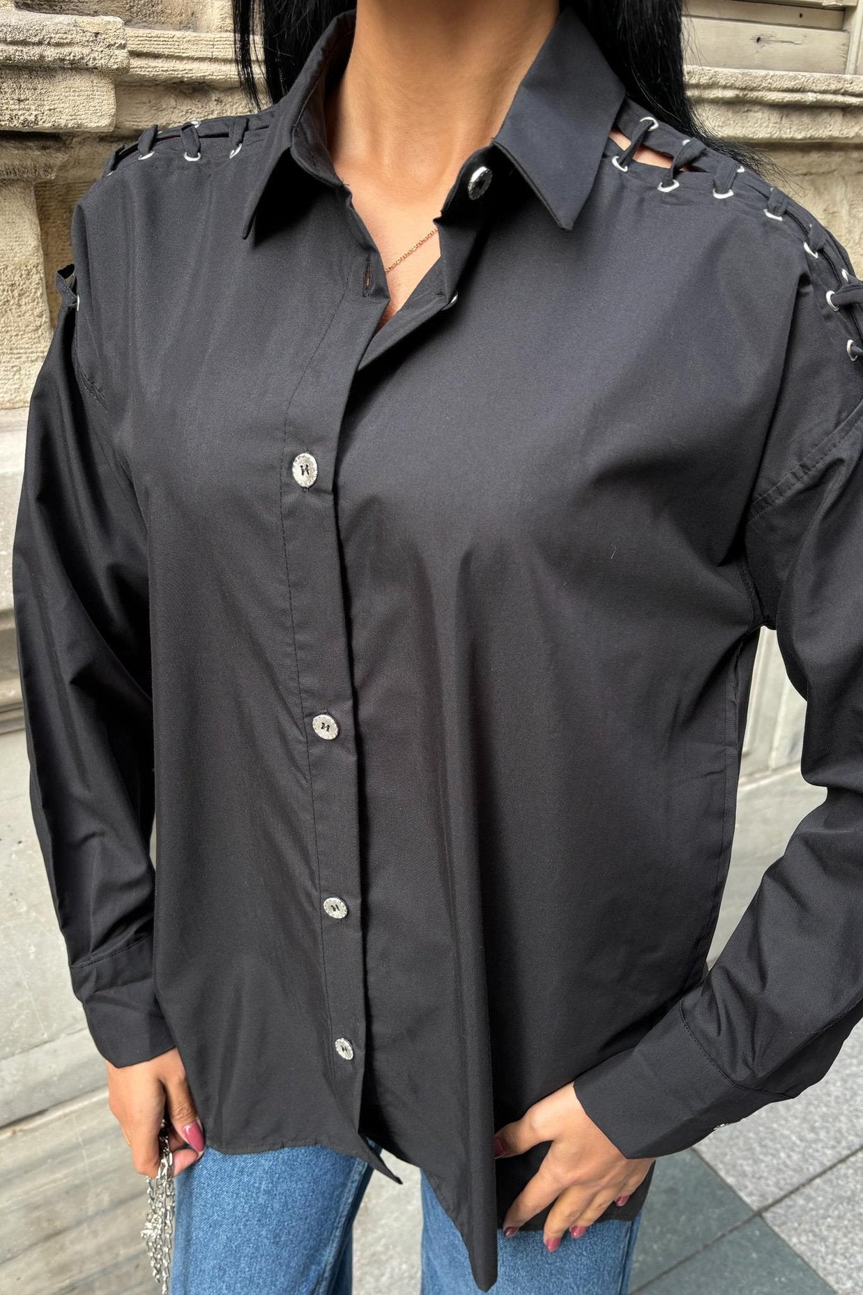 Poplin Shirt with Eyelet and Piping Detail