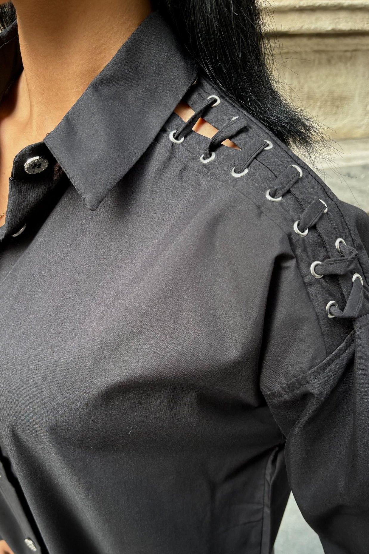Poplin Shirt with Eyelet and Piping Detail