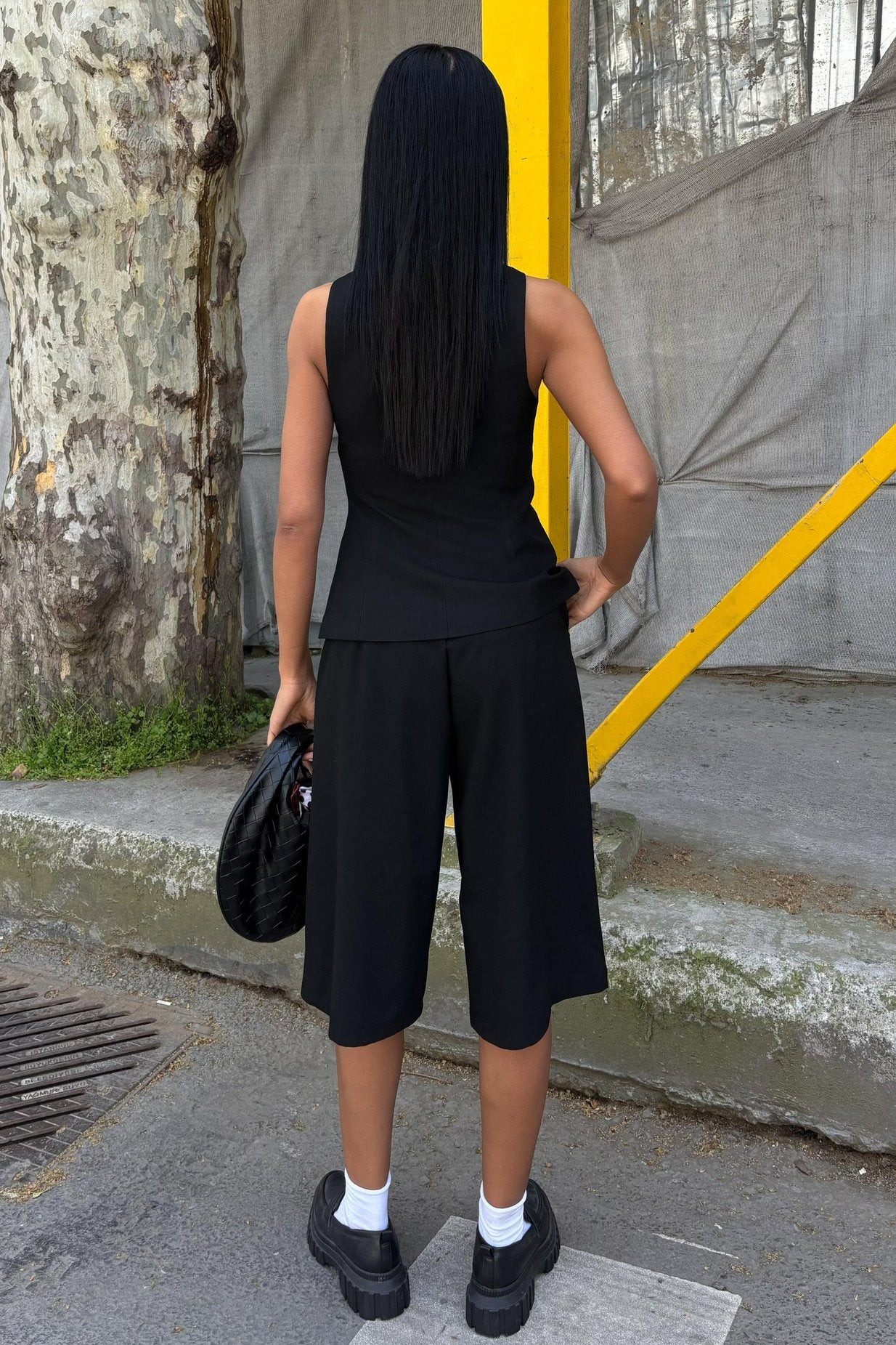 Midi Shorts and Vest Viscose Suit Black