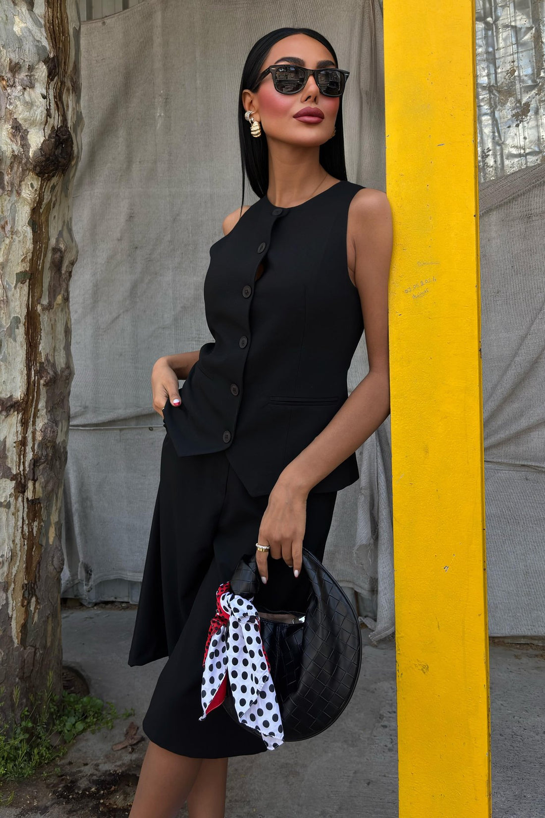 Midi Shorts and Vest Viscose Suit Black