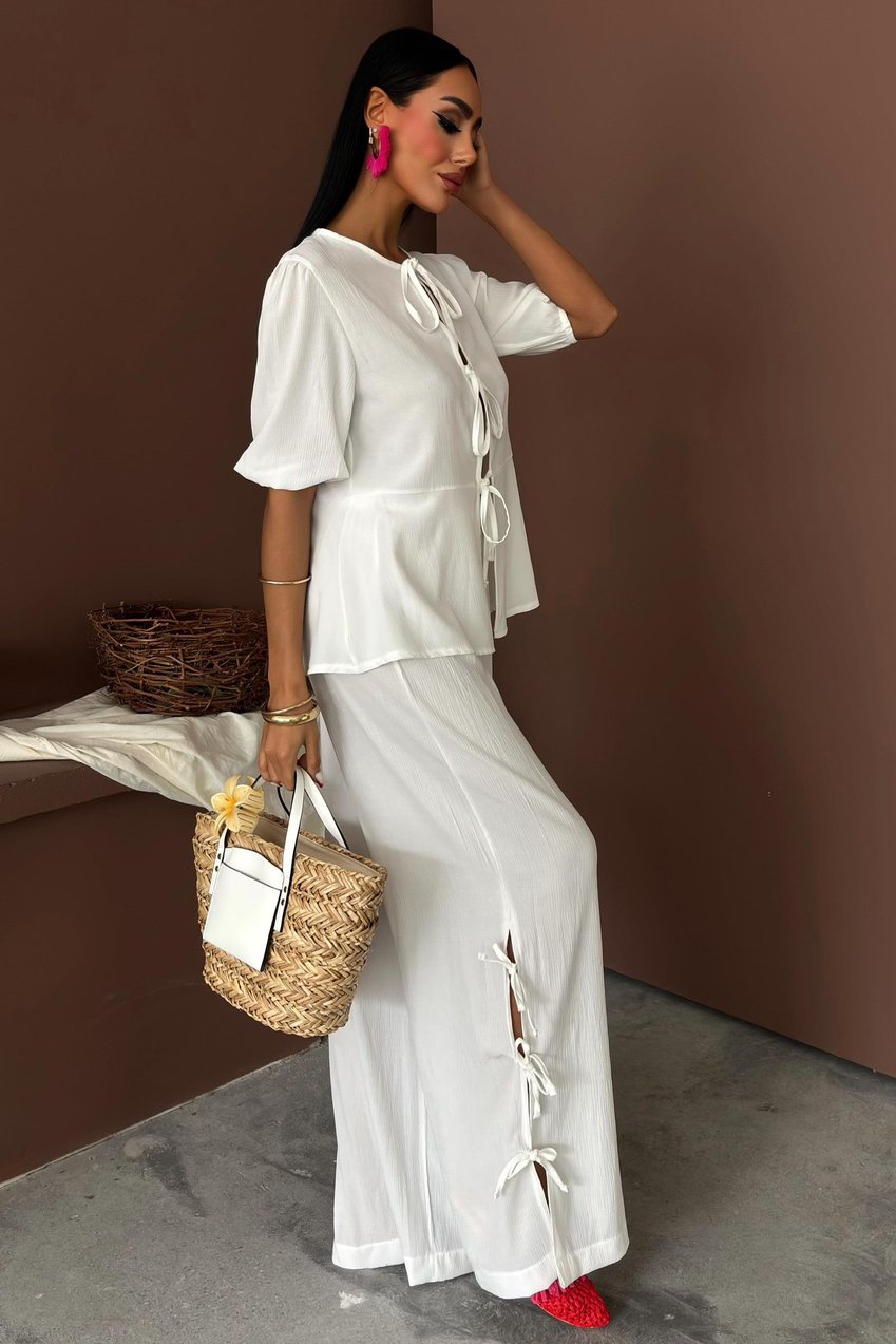 Lace-up Front, Slit-Legged, Crinkle-Shabby Suit white