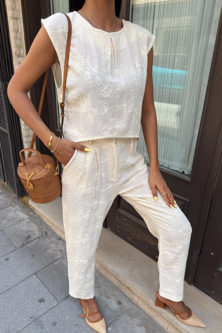 Shalina Süzüne Embroidered Crop Suit 9796-08