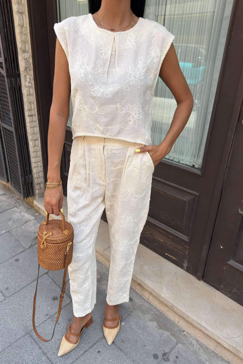 Shalina Süzüne Embroidered Crop Suit 9796-08