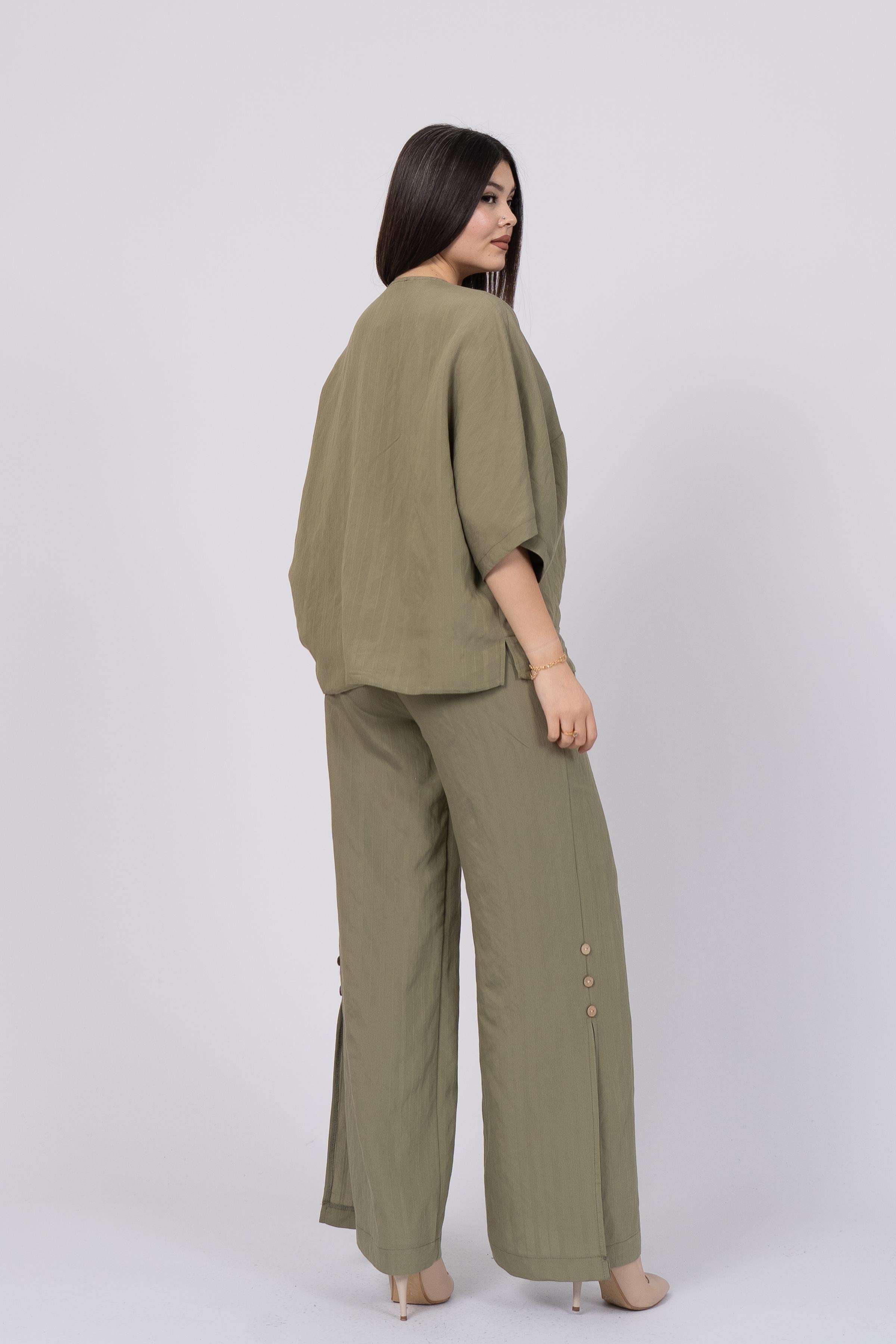 Green Styli Model Top and Elastic Waist Side Button Detailed Trouser Set