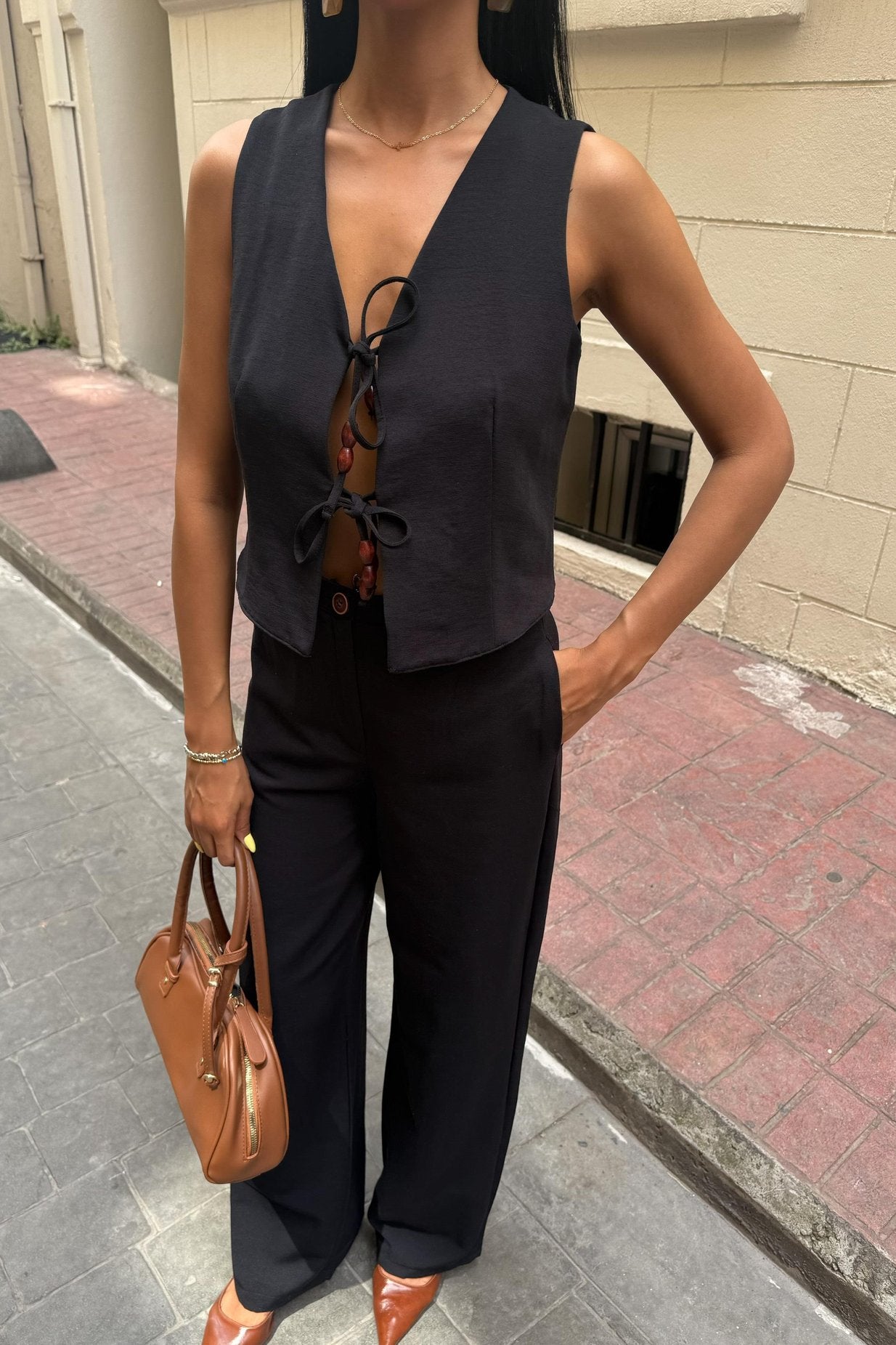 Linen Two-Piece Suit with Tied Vest Black