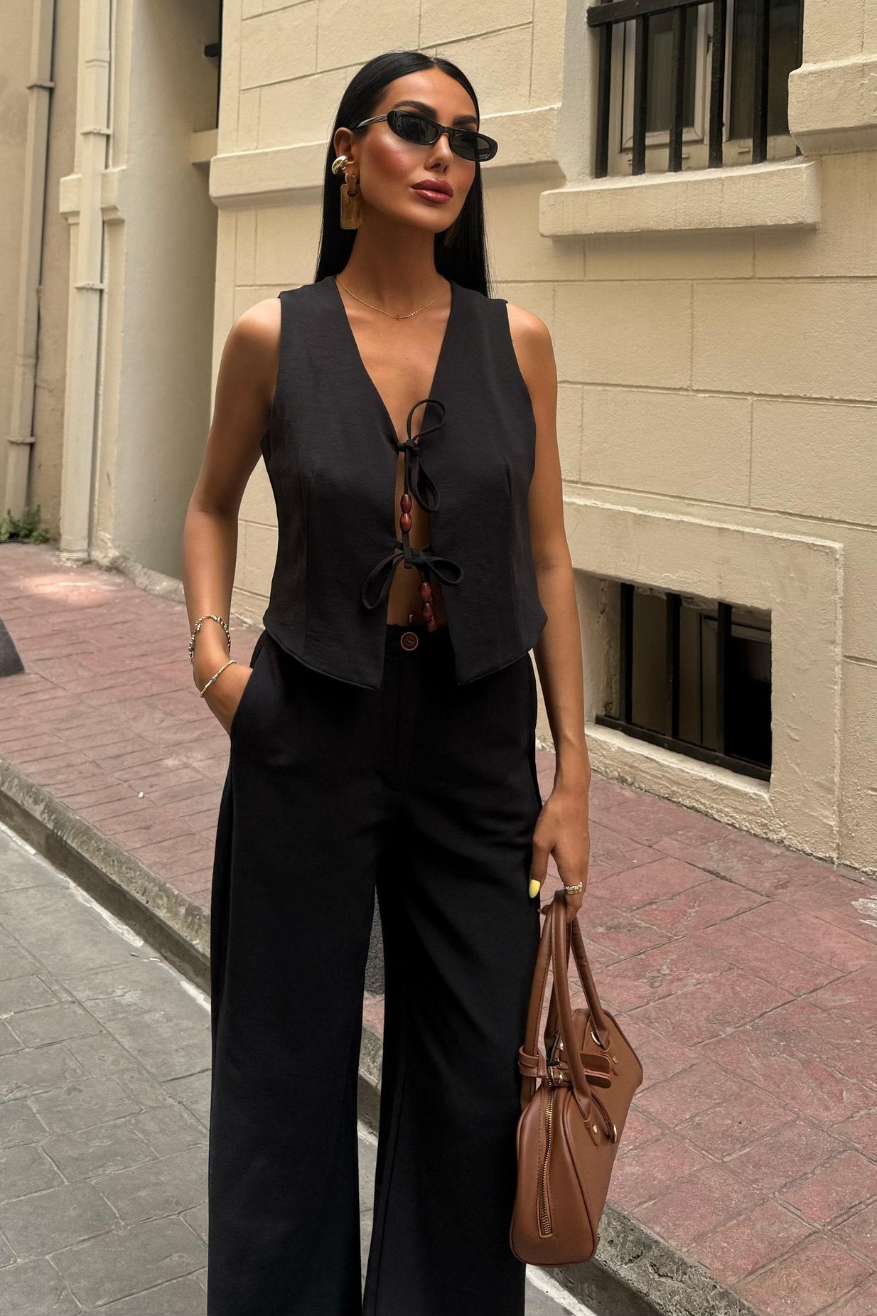 Linen Two-Piece Suit with Tied Vest Black
